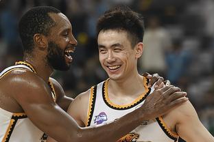 Đào Hán Lâm vượt qua Vương Trị Doanh lên vị trí thứ 10 trong bảng xếp hạng bảng bóng rổ lịch sử giải NBA